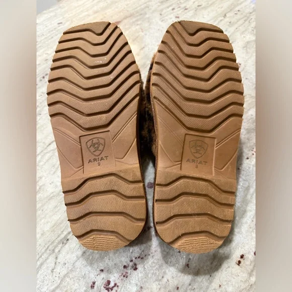 Ariat Leopard Print Fuzzy Slippers - Picture 4 of 4